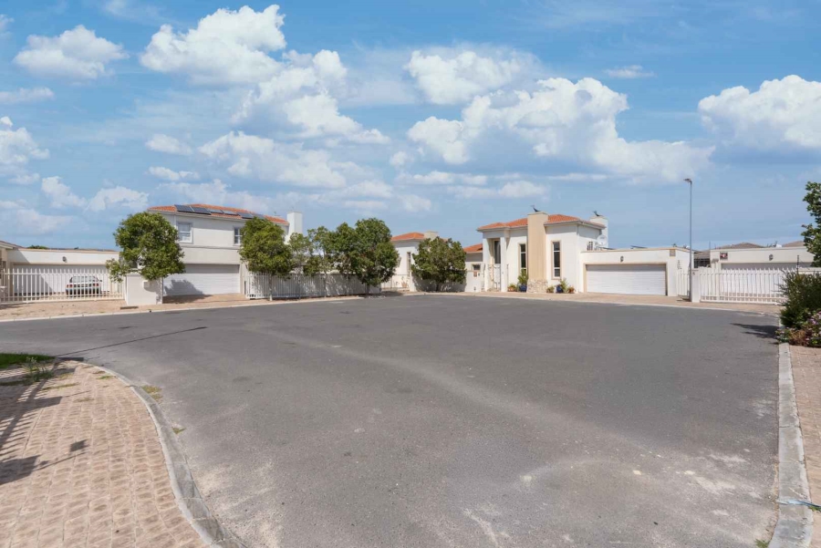 4 Bedroom Property for Sale in Parklands North Western Cape